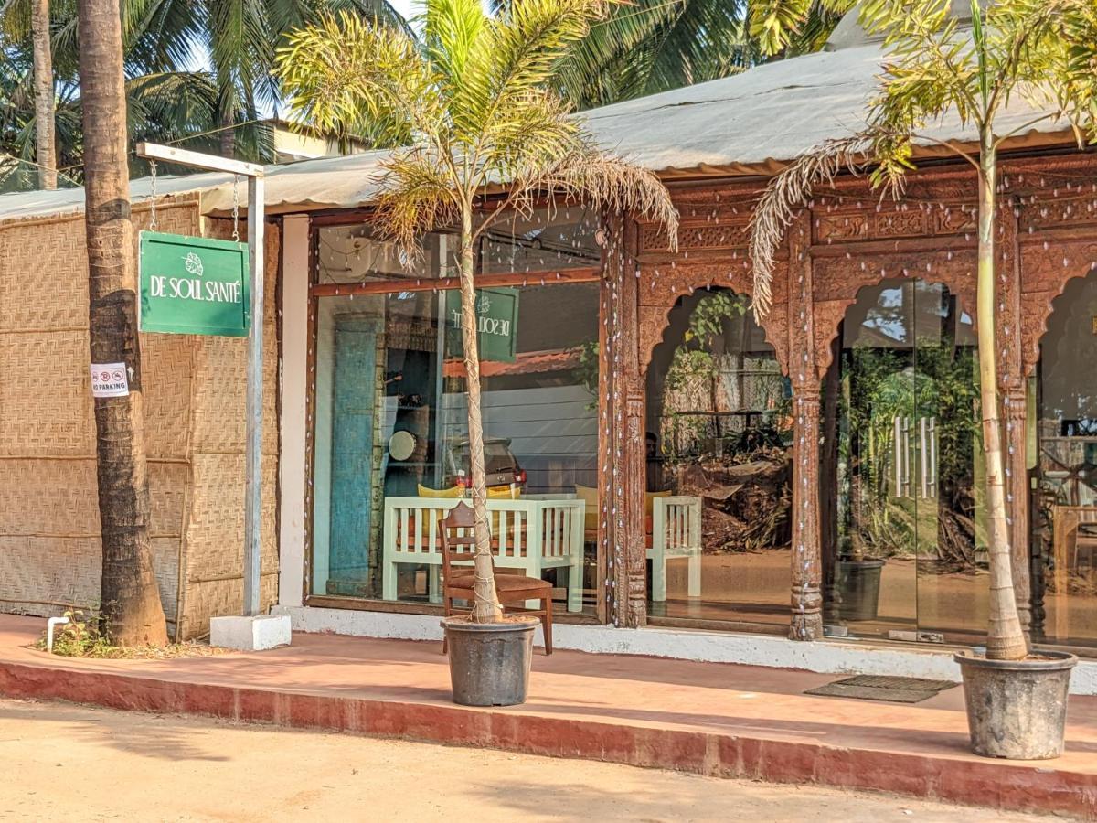 De Soul Sante Beach Resorts Morjim Goa Екстериор снимка